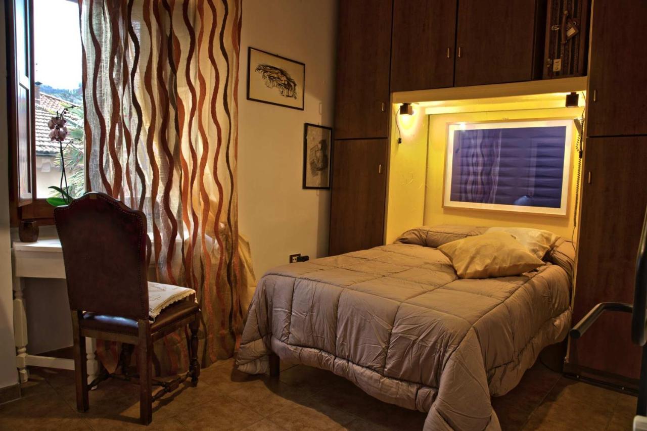 Le Pinelle Bed and Breakfast Terni Exteriör bild
