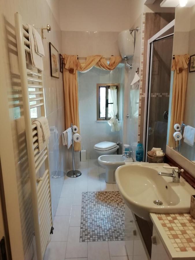 Le Pinelle Bed and Breakfast Terni Exteriör bild