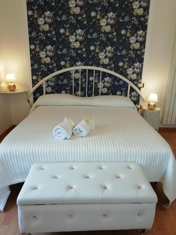 Le Pinelle Bed and Breakfast Terni Exteriör bild