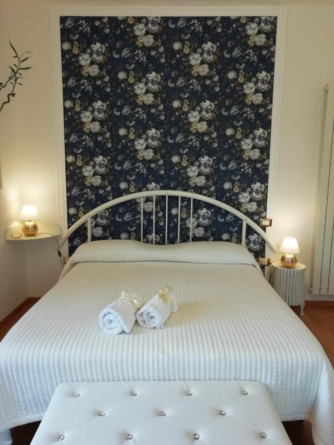 Le Pinelle Bed and Breakfast Terni Exteriör bild